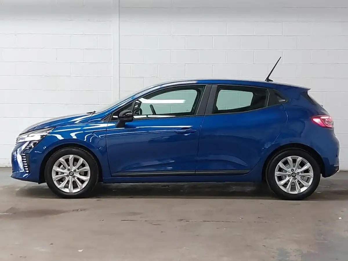 2024-renault-clio-16-evolution-big-3