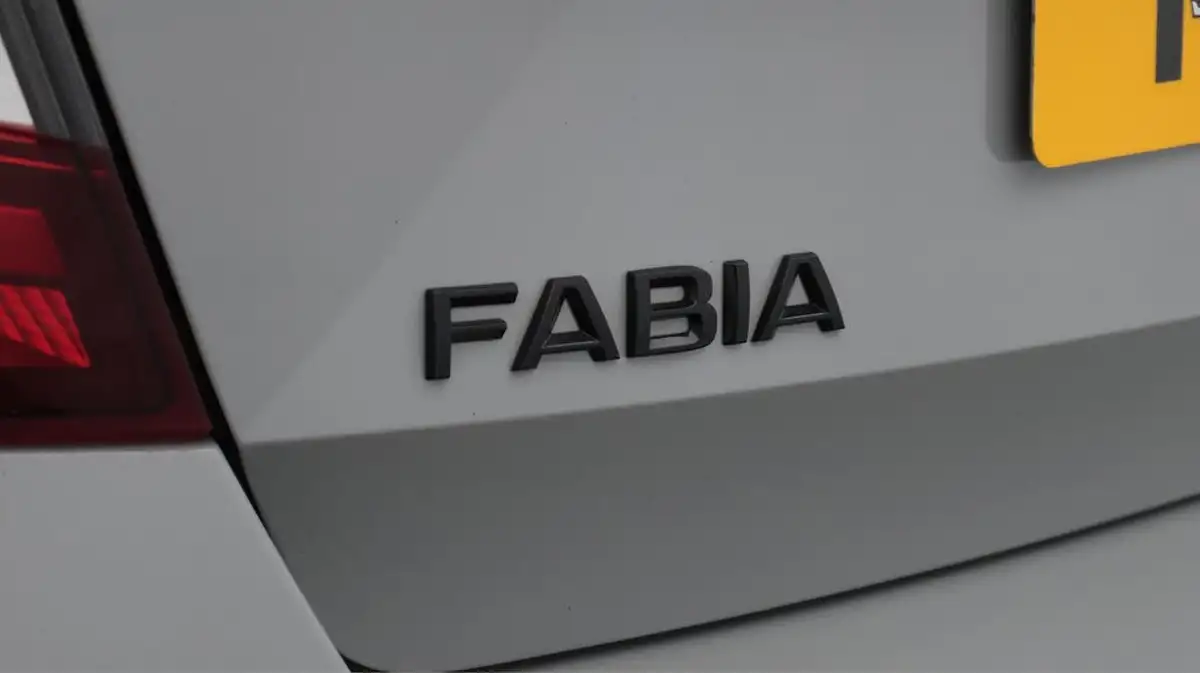 2021-skoda-fabia-10-tsi-monte-carlo-95ps-hatchback-dsg-big-19