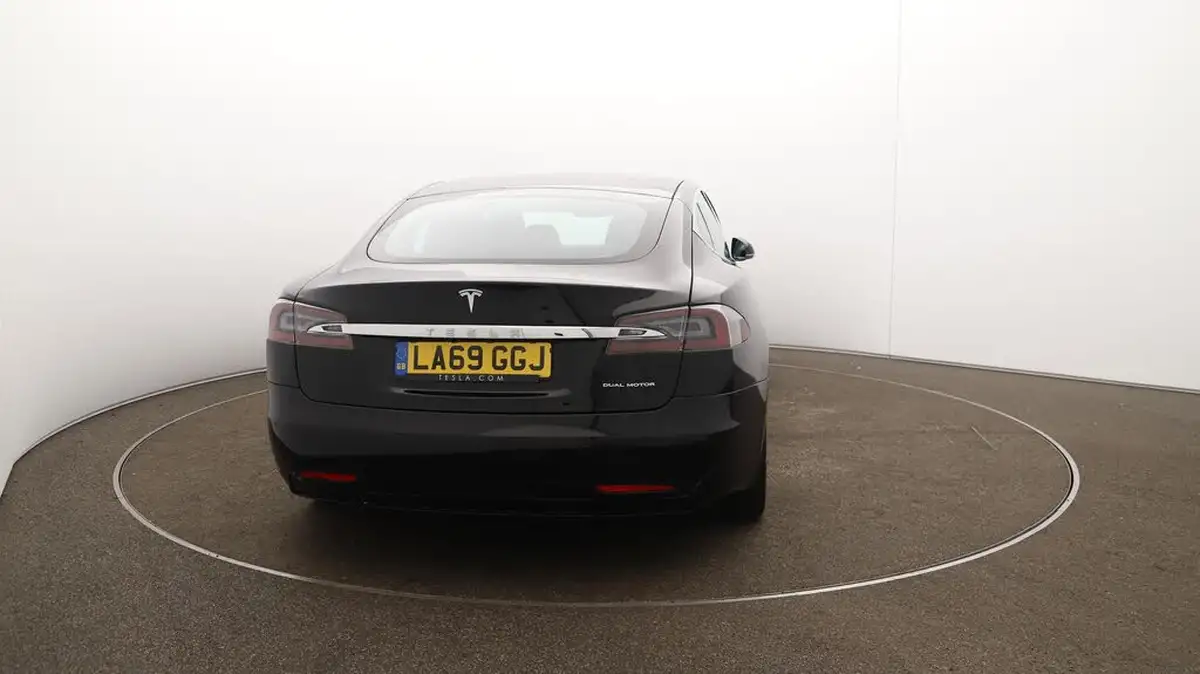 2020-tesla-model-s-e-long-range-big-60