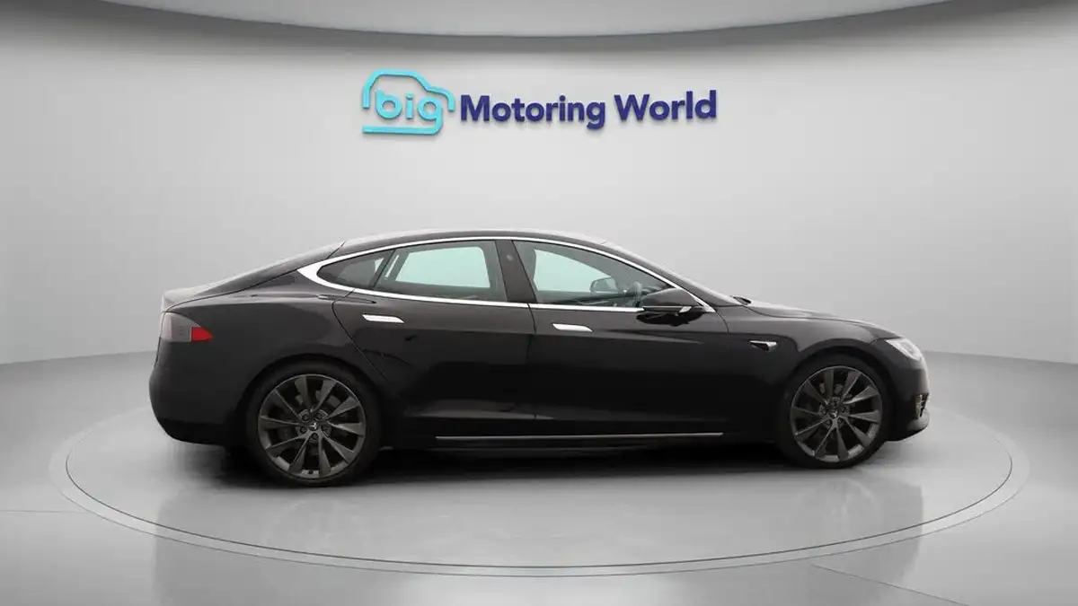 2020-tesla-model-s-e-long-range-big-8