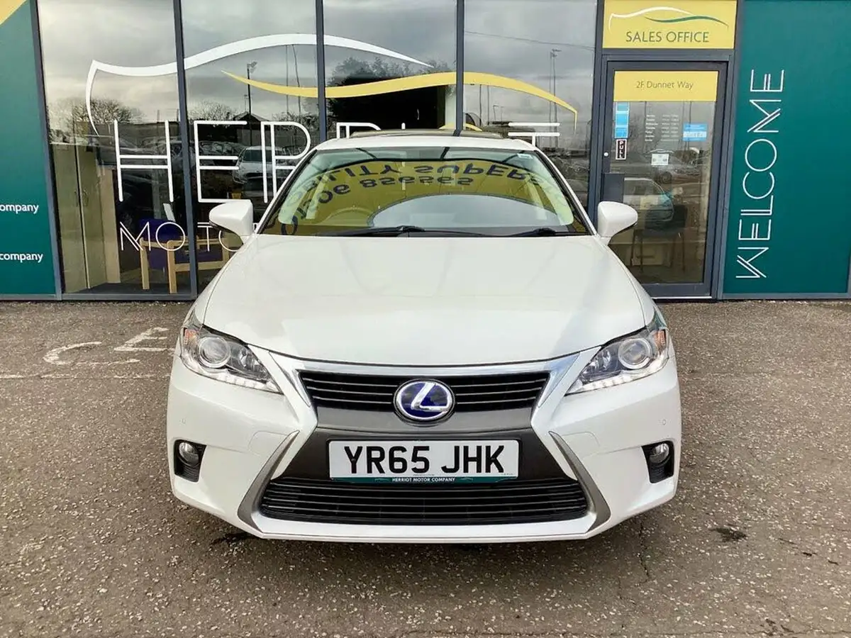2015-lexus-ct-200h-18-advance-plus-big-1