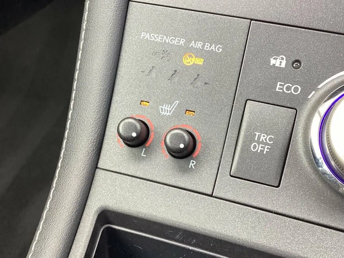 2015-lexus-ct-200h-18-advance-plus-big-25