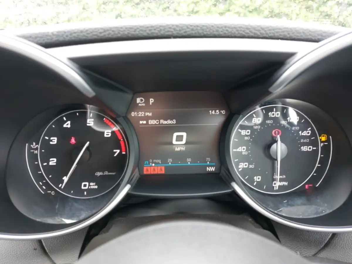 2022-alfa-romeo-giulia-20-sprint-197bhp-big-6