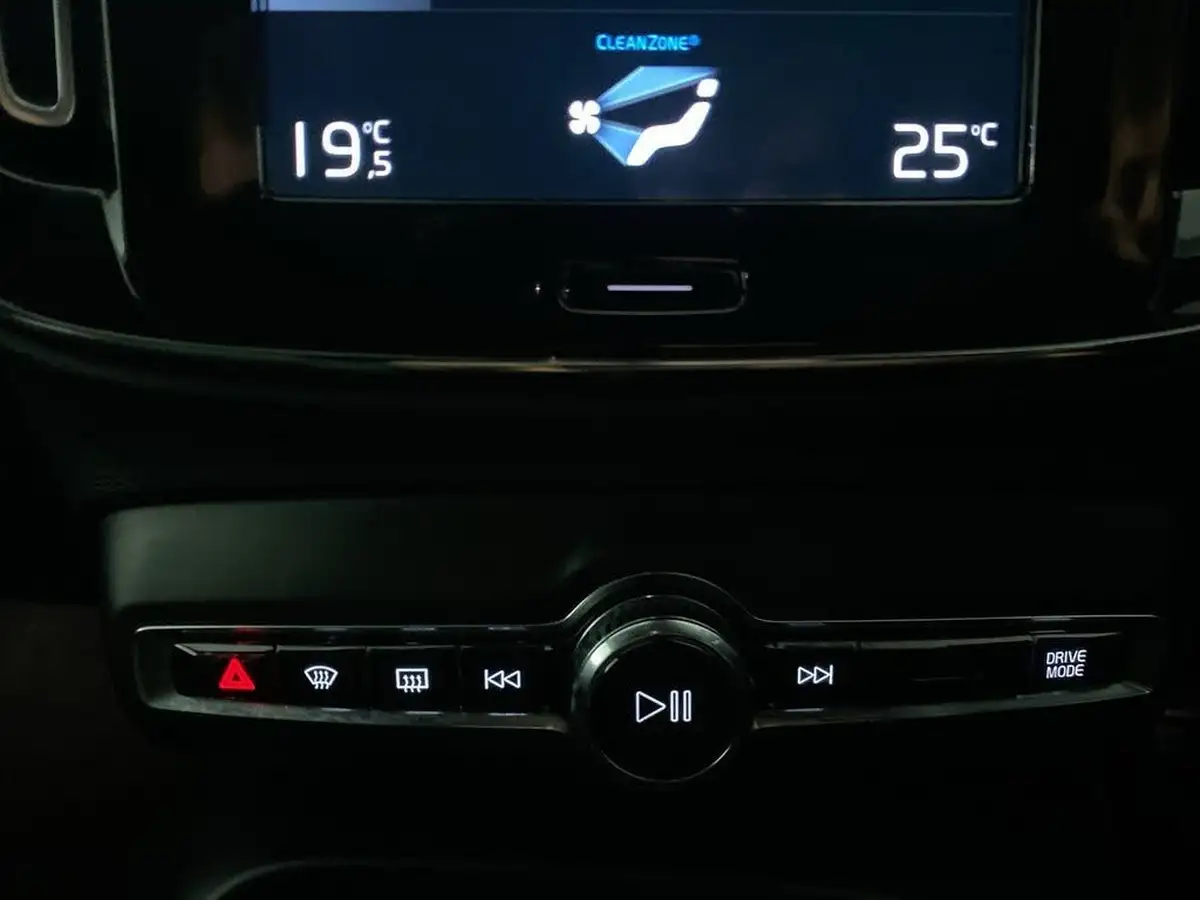 2021-volvo-xc40-15-t3-r-design-161bhp-auto-big-27
