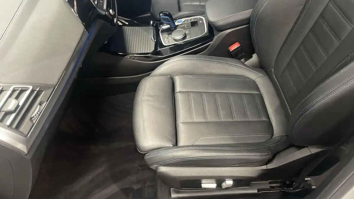 2022-bmw-ix3-e-m-sport-big-16