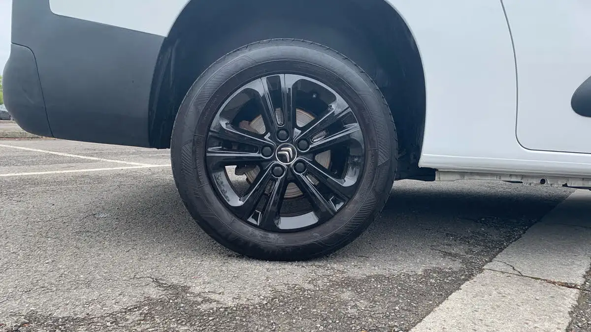 2019-citroen-berlingo-15bluehdi-flair-xl-size-130ps-eat8-big-14