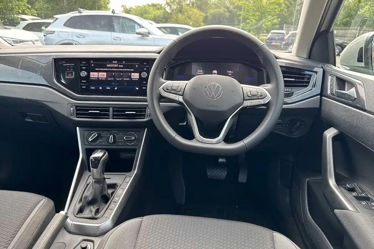 2025-volkswagen-taigo-10-tsi-life-115ps-dsg-big-13