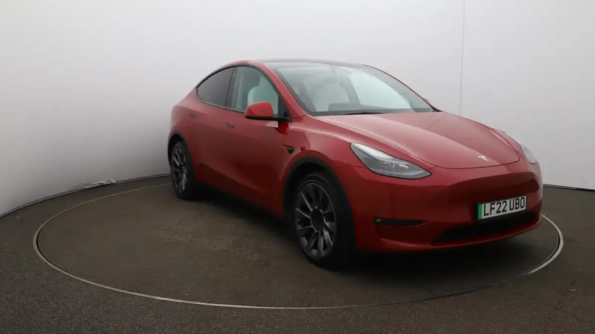 2022-tesla-model-y-e-long-range-big-25
