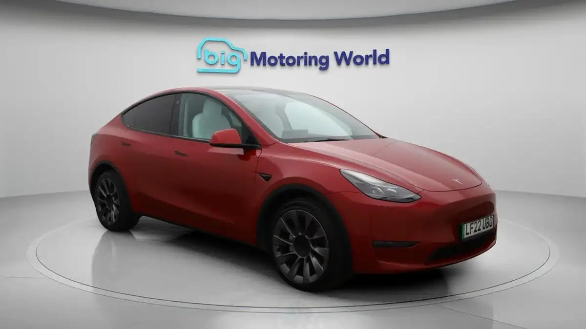 2022-tesla-model-y-e-long-range-big-1
