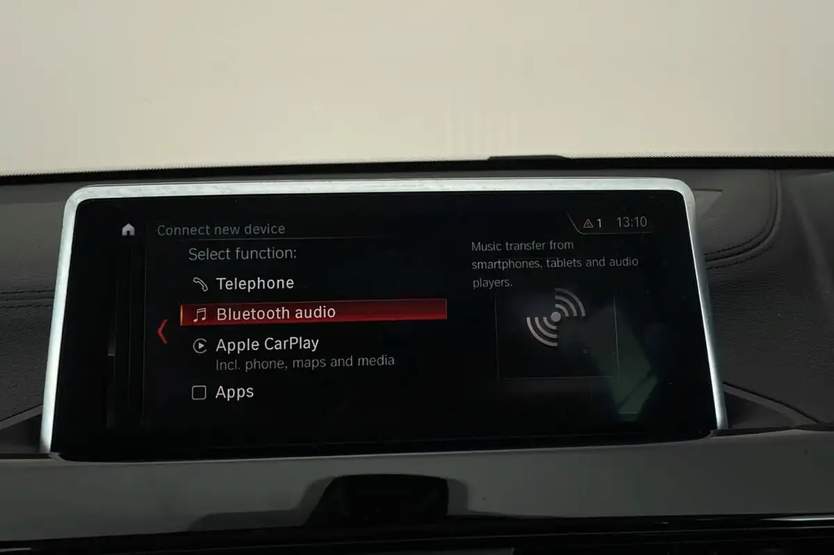 2019-bmw-x1-20-sdrive-20i-xline-sdrive-20i-big-17