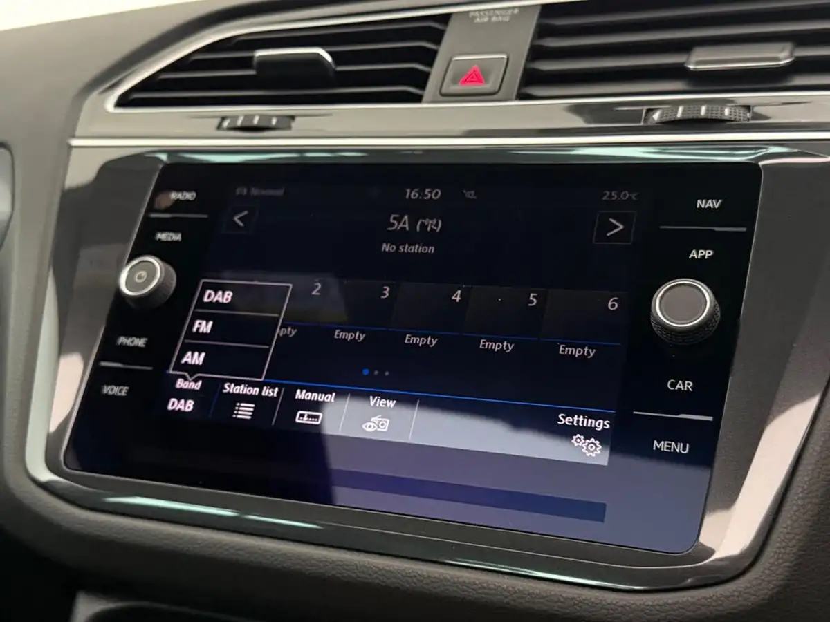 2017-volkswagen-tiguan-20-tsi-r-line-dsg-big-32
