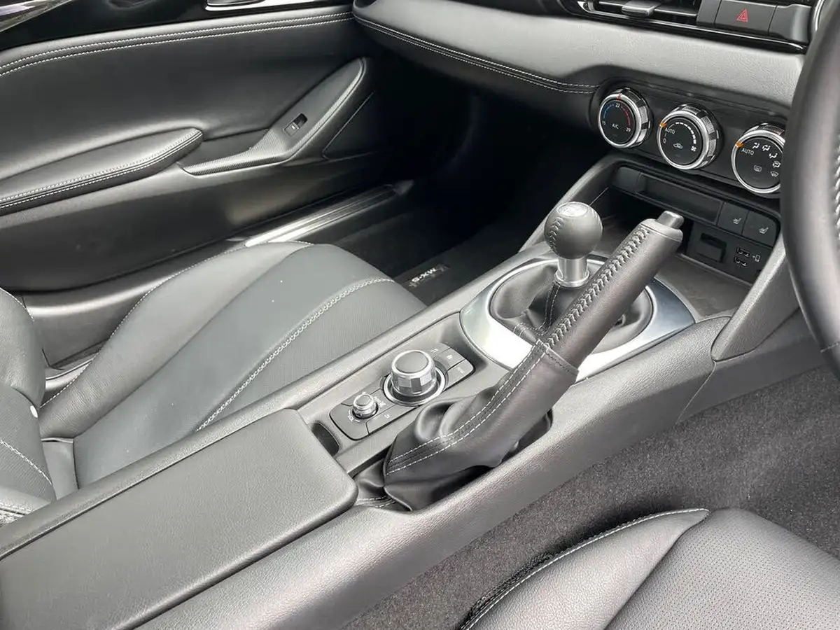 2023-mazda-mx-5-20-exclusive-line-roadster-big-18