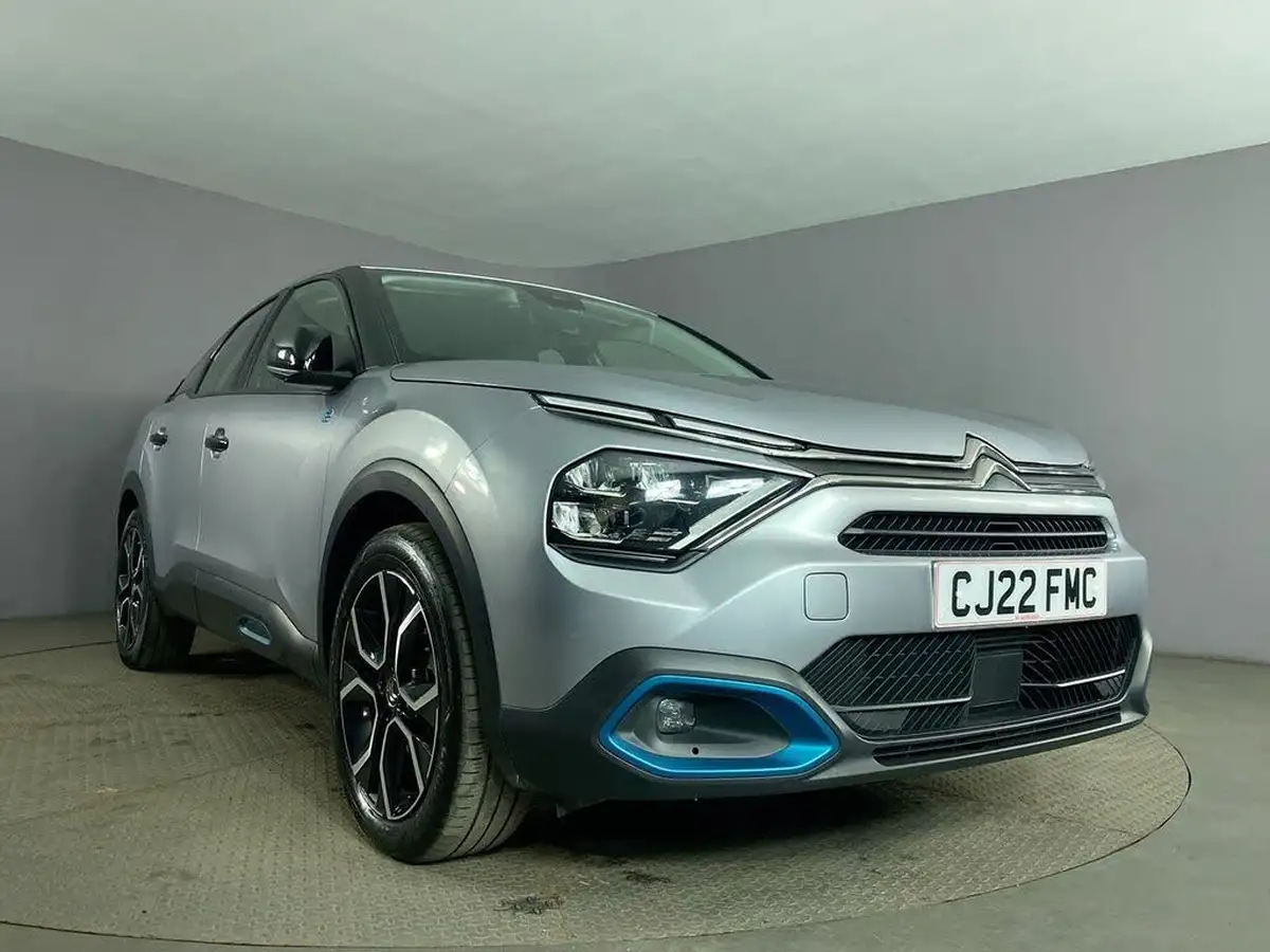 2022-citroen-c4-e-sense-big-18