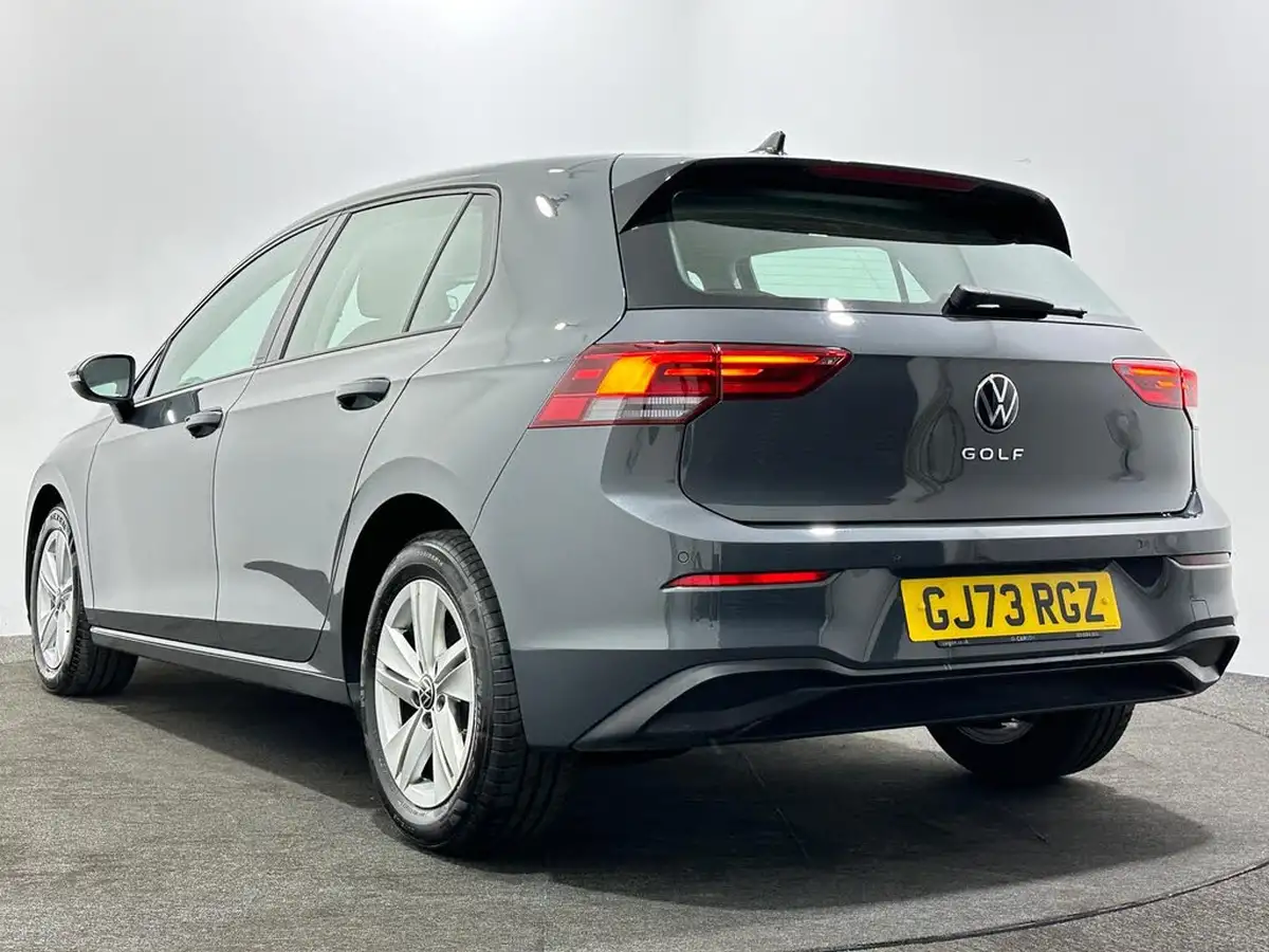 2023-volkswagen-golf-15-tsi-life-150ps-hatchback-big-44