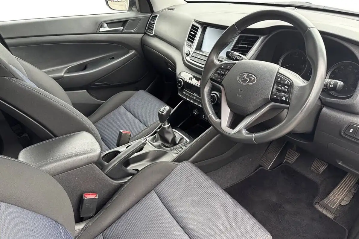 2016-hyundai-tucson-17crdi-blue-drive-se-nav-116ps-big-8