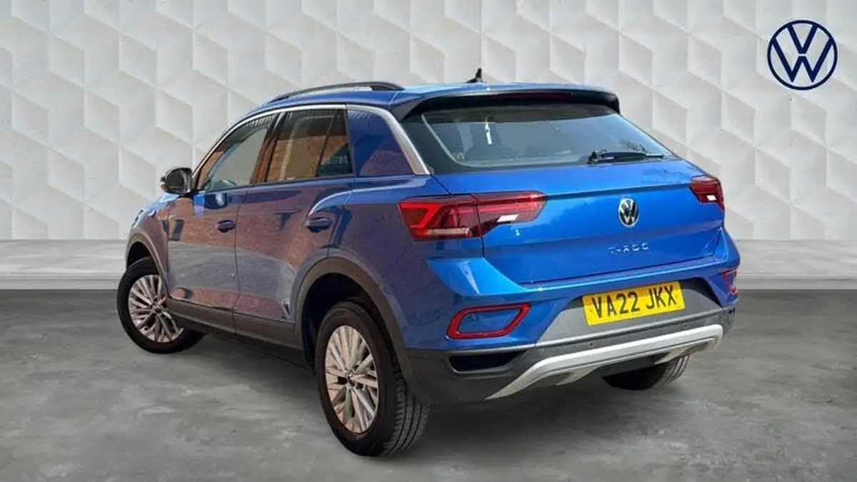 2022-volkswagen-t-roc-10-tsi-life-big-2