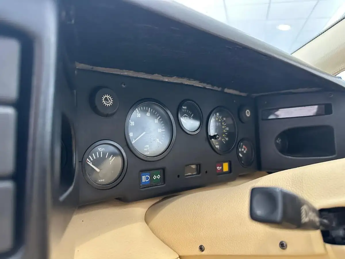 1990-lotus-esprit-22-turbo-big-20