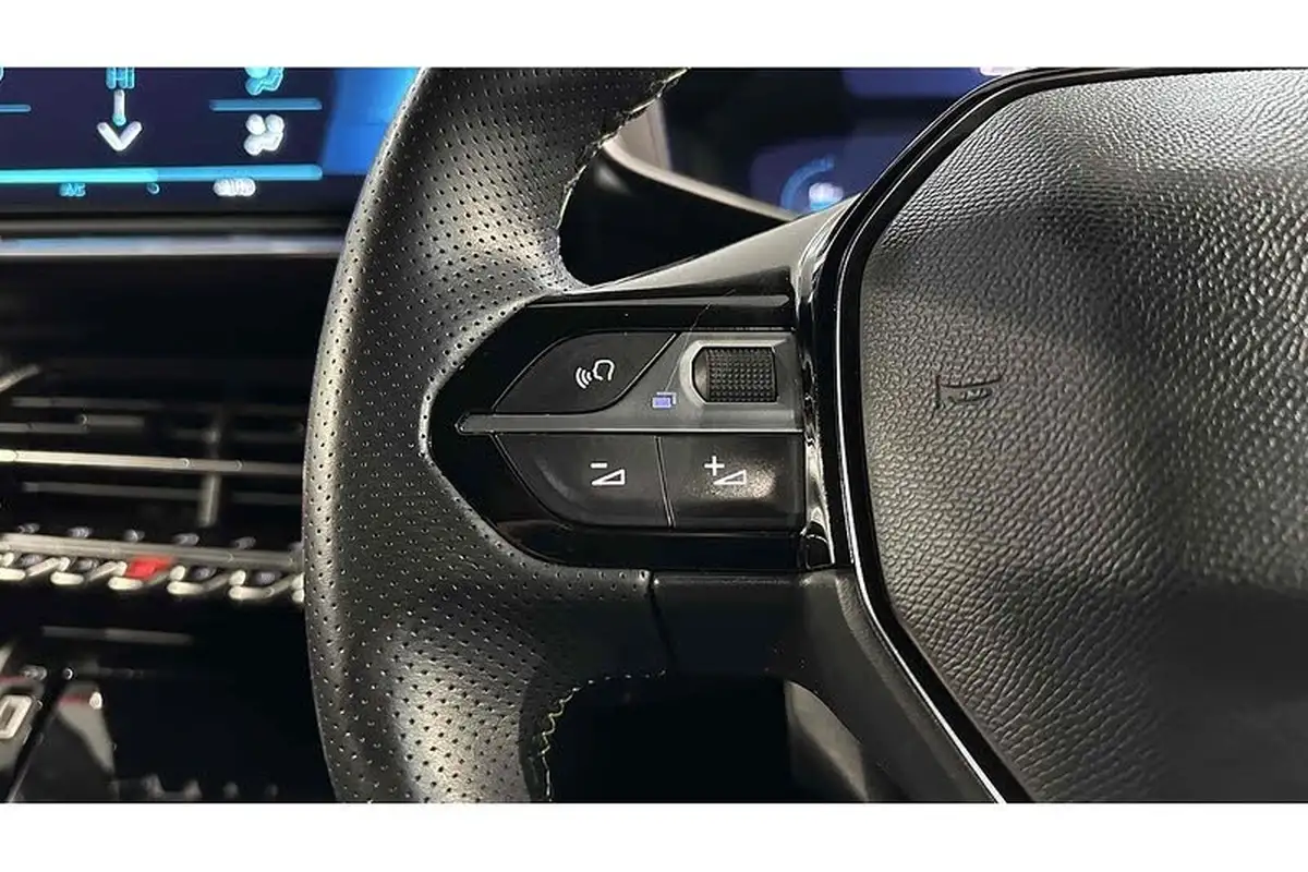 2021-peugeot-2008-suv-e-gt-big-34
