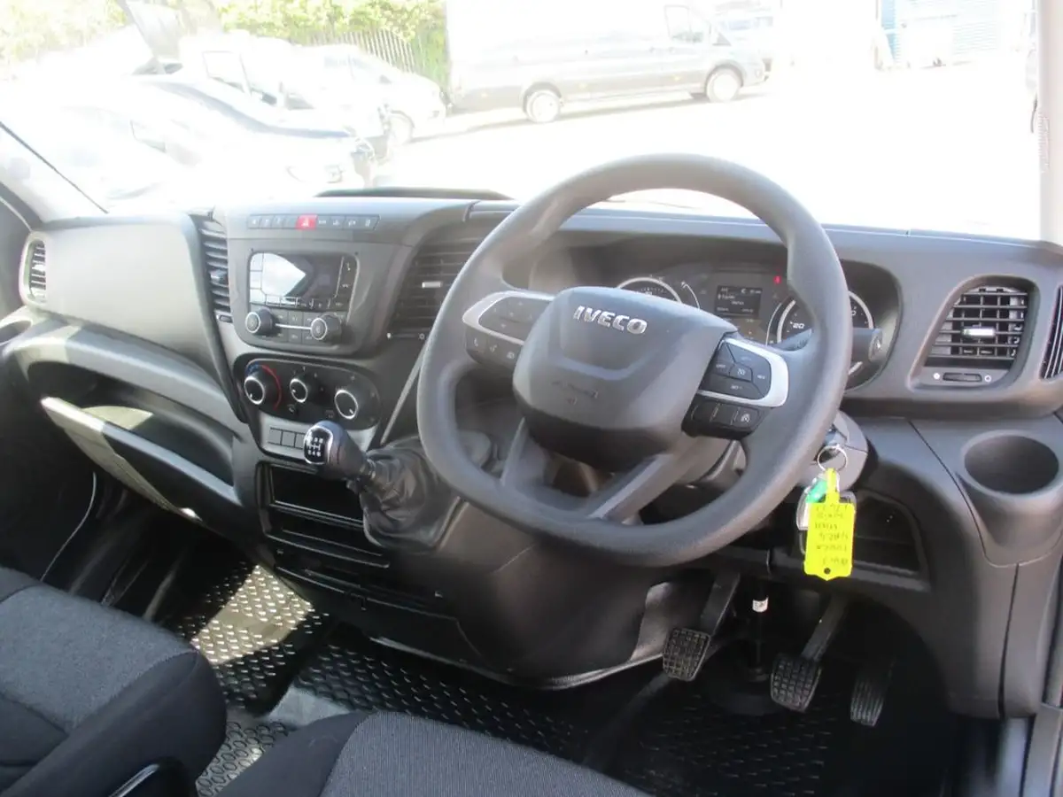 2024-iveco-daily-s-class-23td-35s14v-business-3520lmm-h2-136pseu6dt-big-8