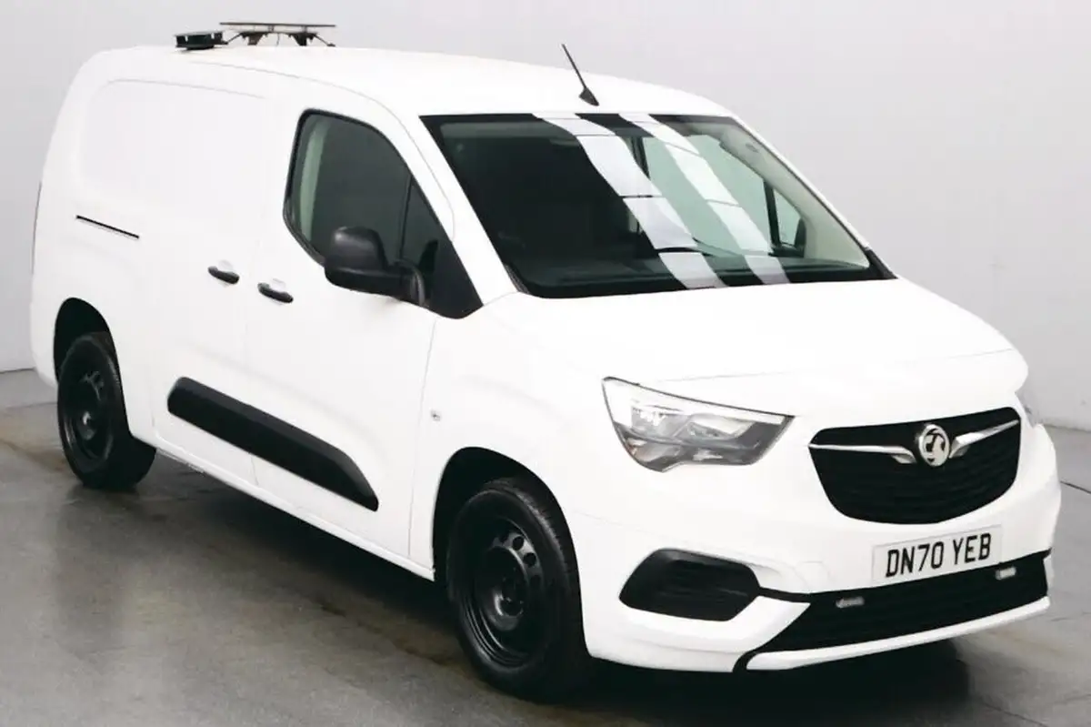 2020-vauxhall-combo-15cdti-sportive-2300-100pseu6d-t-l2h1-panel-big-9