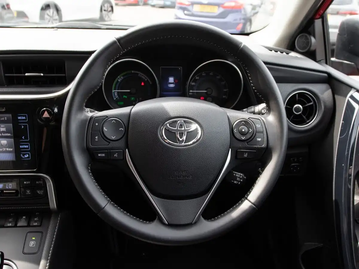2016-toyota-auris-18-vvt-i-hsd-excel-tss-hatchback-big-20