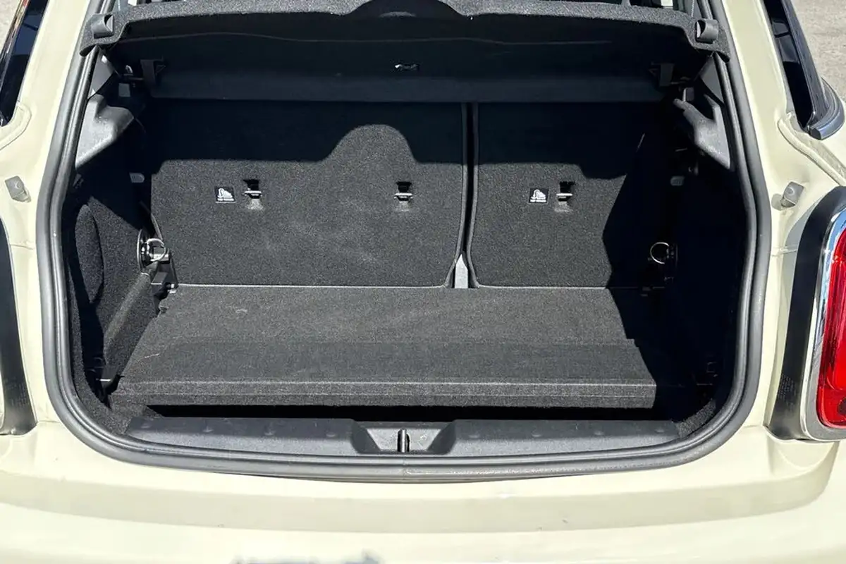 2019-mini-cooper-15-cooper-classic-hatchback-5d-big-6