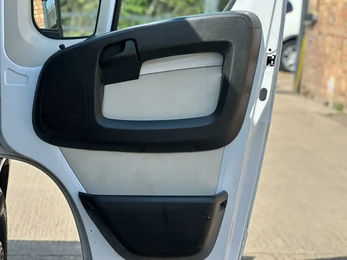 2016-fiat-ducato-20td-35-lh2-panel-big-31