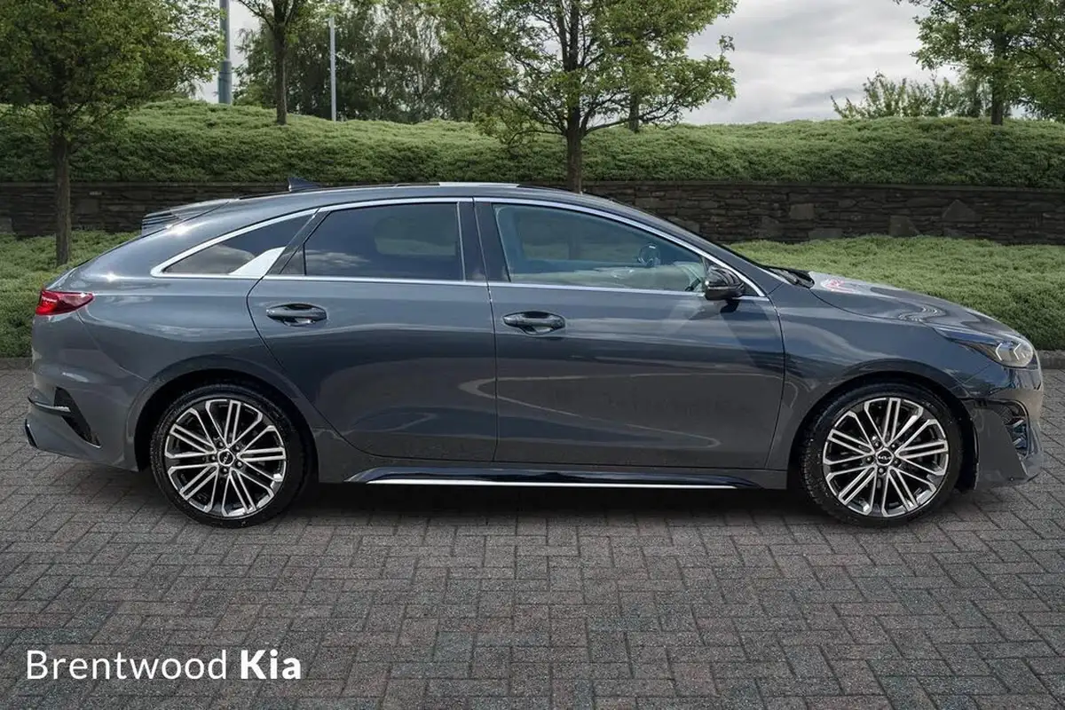 2025-kia-pro-ceed-15-t-gdi-gt-line-s-big-3