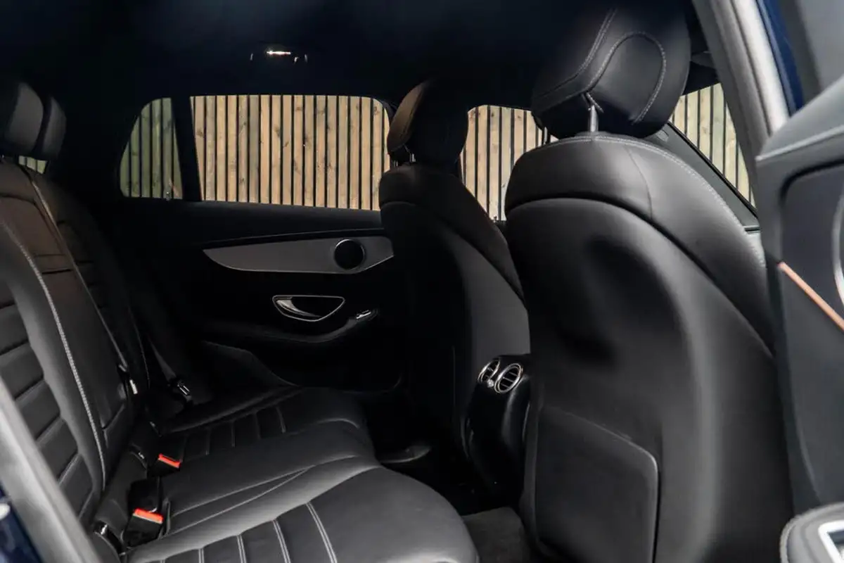 2021-mercedes-benz-eqc-e-eqc-400-amg-line-big-42