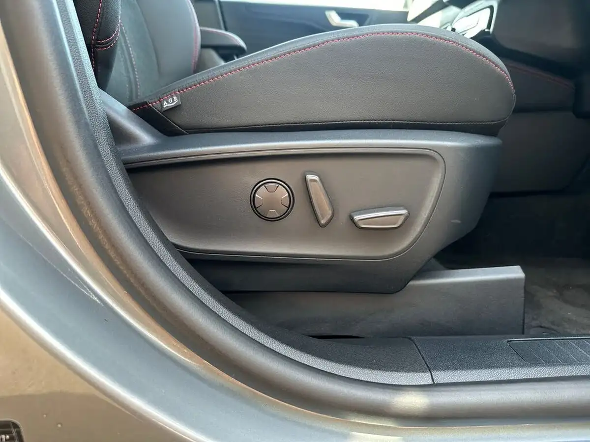 2025-ford-kuga-25t-st-line-243ps-phev-big-29