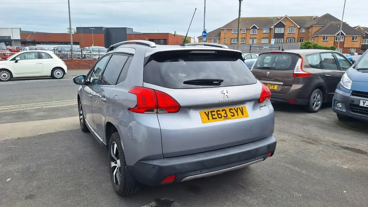 2013-peugeot-2008-crossover-16e-hdi-allure-92bhp-egc-big-4