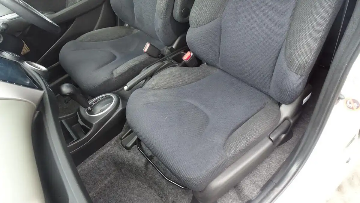 2013-honda-jazz-13-he-big-41