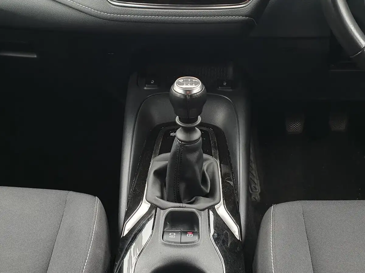 2019-toyota-corolla-12-vvt-i-design-spare-wheel-hatchback-big-14