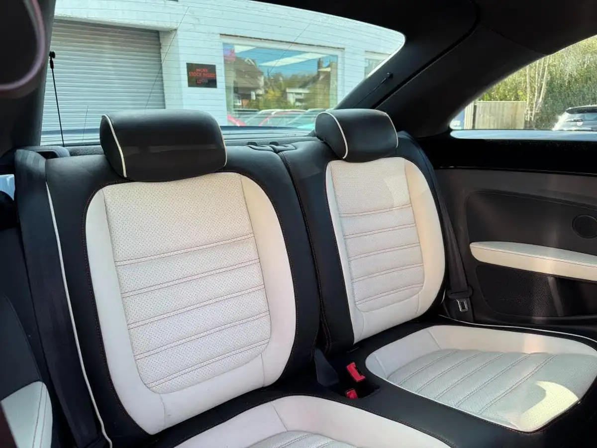 2014-volkswagen-beetle-20-turbo-silver-tsi-210ps-dsg-big-18
