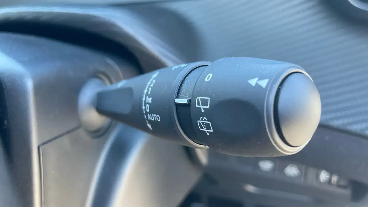 2022-peugeot-208-12-puretech-active-premium-100ps-big-27