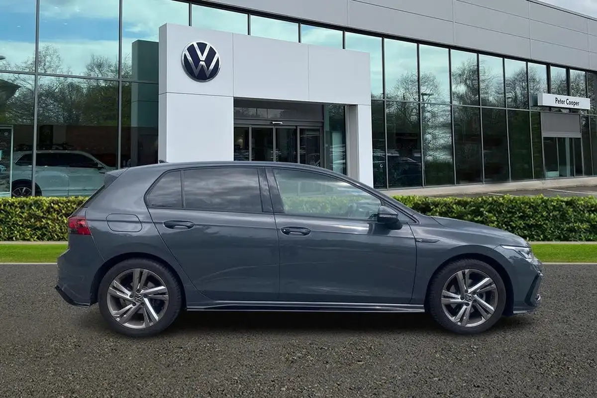 2022-volkswagen-golf-15-etsi-r-line-150ps-hatchback-big-36