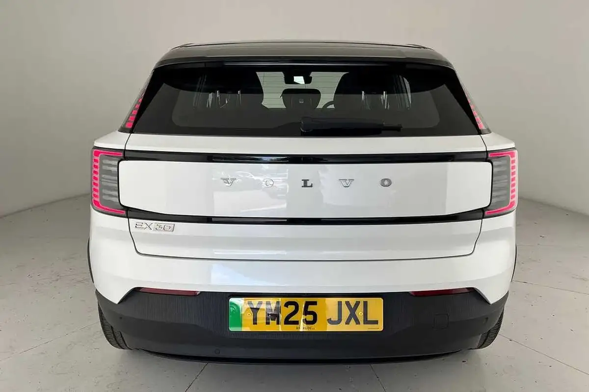 2025-volvo-ex30-e-single-motor-plus-extended-range-big-38