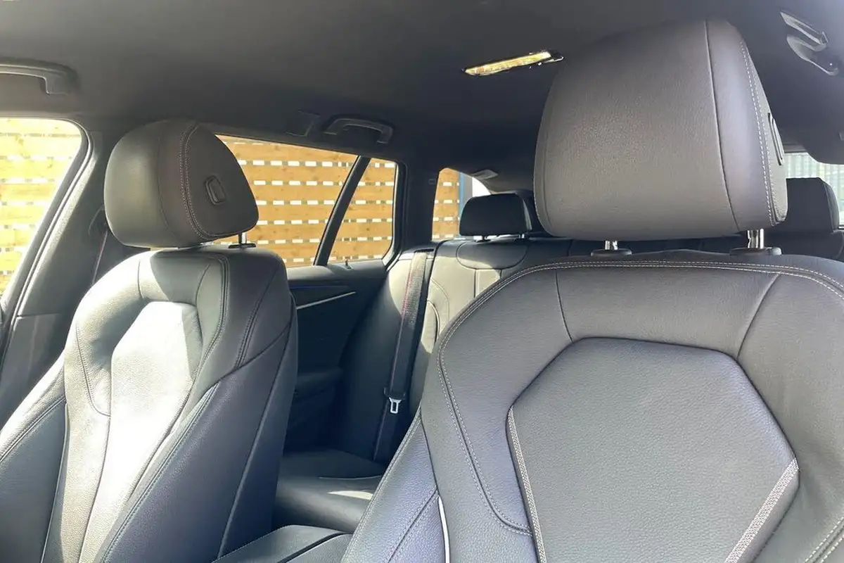 2021-bmw-5-series-20td-520d-m-sport-mht-touring-5d-big-25