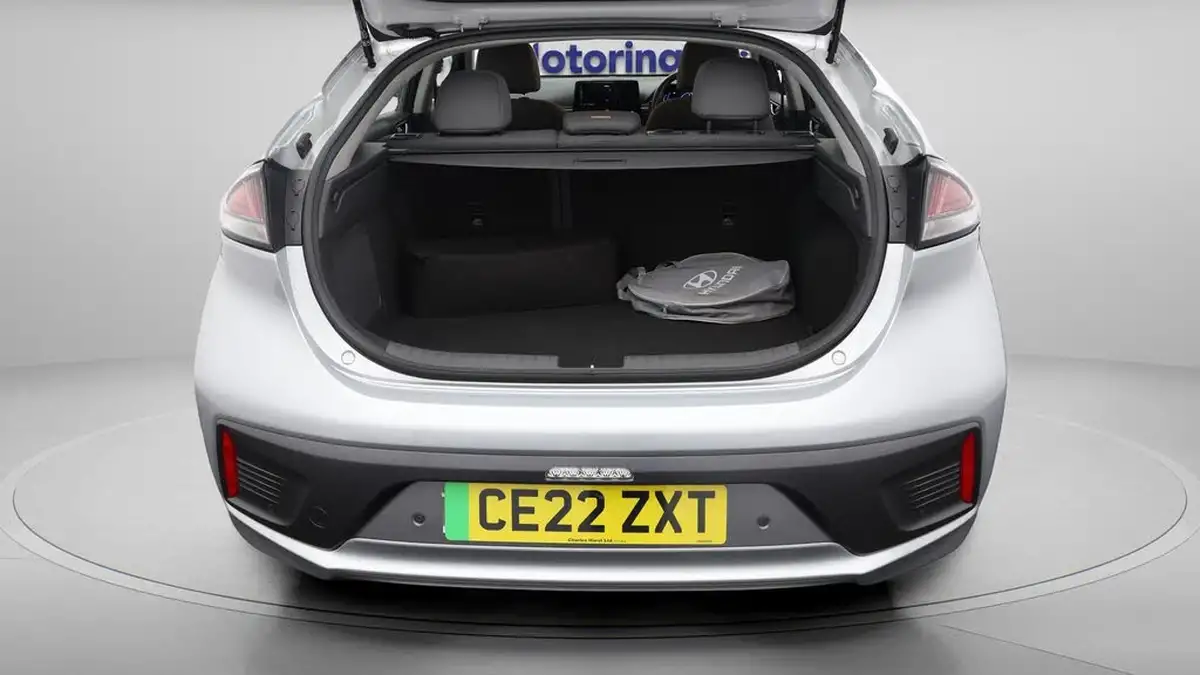 2022-hyundai-ioniq-e-premium-electric-big-17