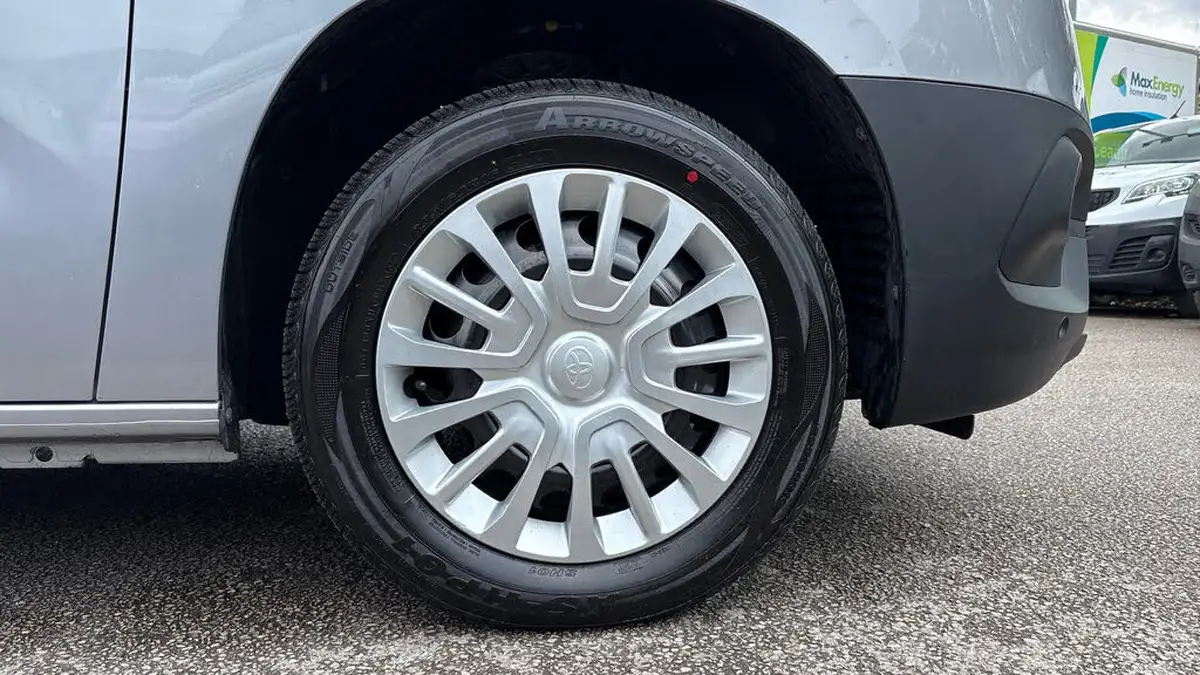 2021-toyota-proace-city-15d-icon-100hpeu6dt-e-l1-big-16