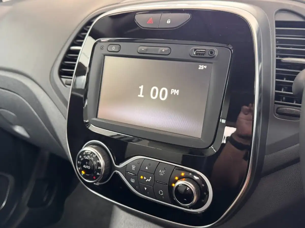 2019-renault-captur-09-tce-iconic-big-40