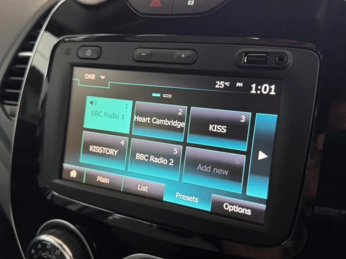 2019-renault-captur-09-tce-iconic-big-44