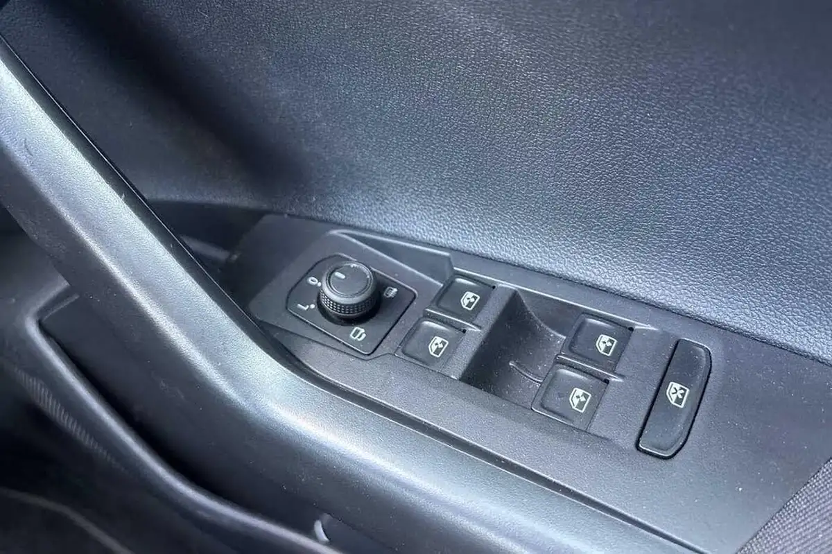 2024-volkswagen-polo-10-tsi-match-big-31