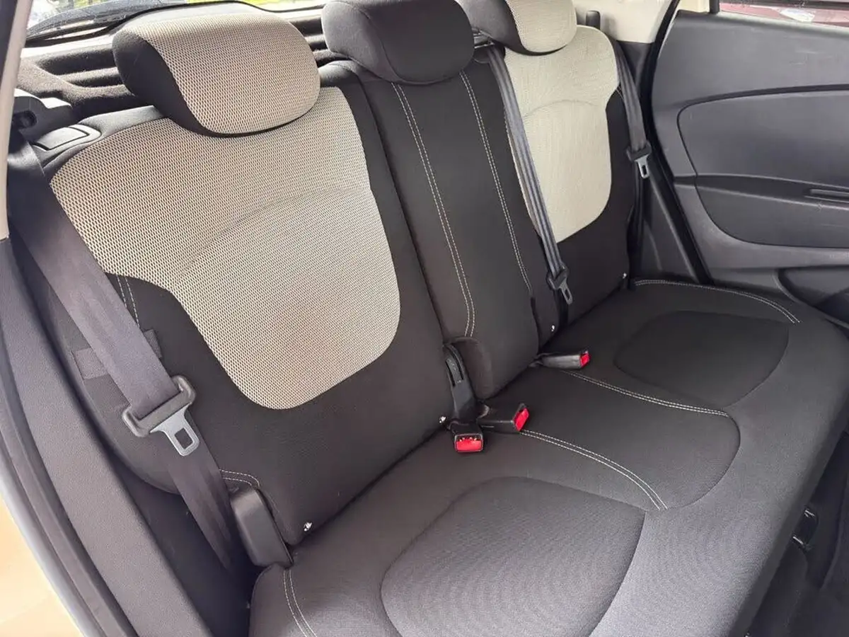 2019-renault-captur-09-tce-iconic-big-16