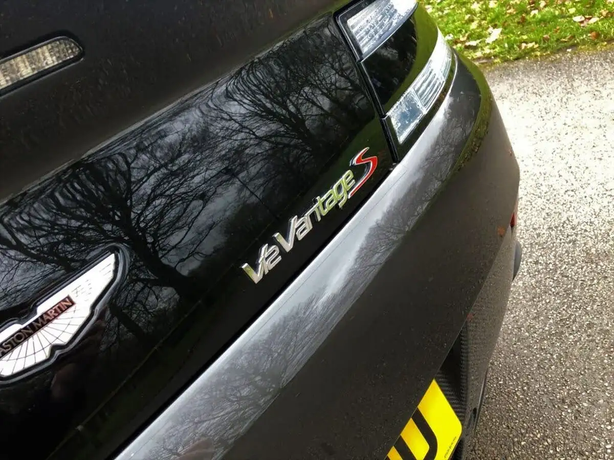 2014-aston-martin-vantage-big-8