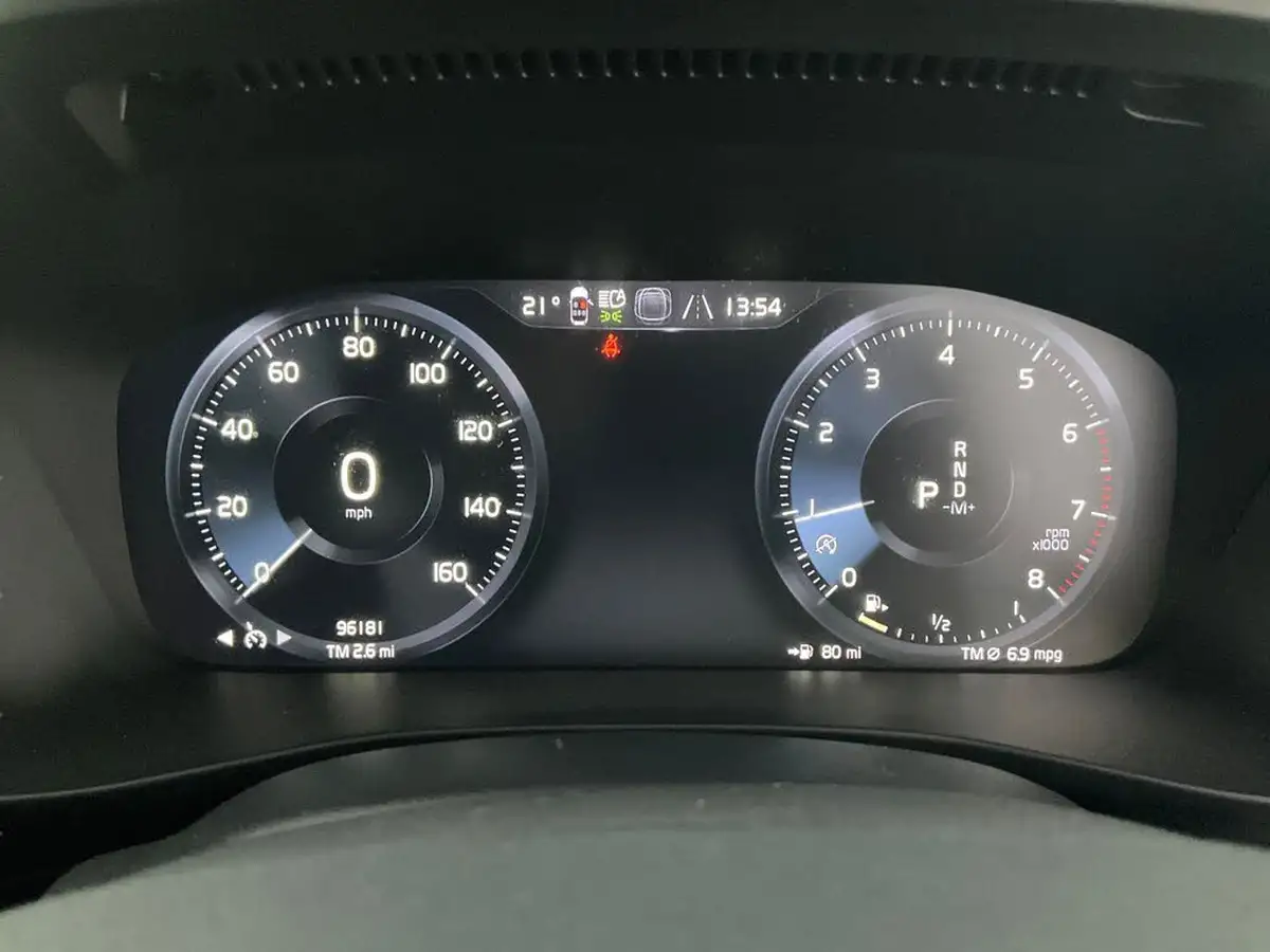 2022-volvo-xc40-15-t3-r-design-auto-big-28