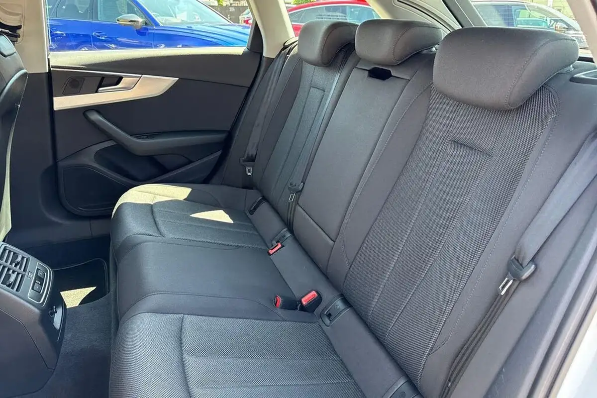 2022-audi-a4-avant-20-35-tdi-technik-big-36