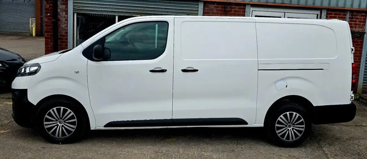 2019-vauxhall-vivaro-15td-2900-l2h1-dynamic-big-3