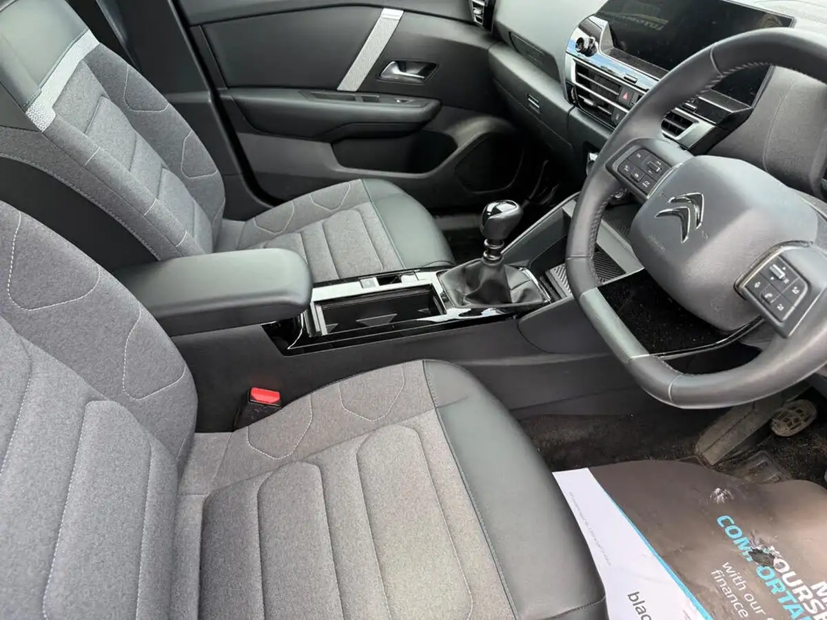 2023-citroen-c4-12-puretech-plus-big-11