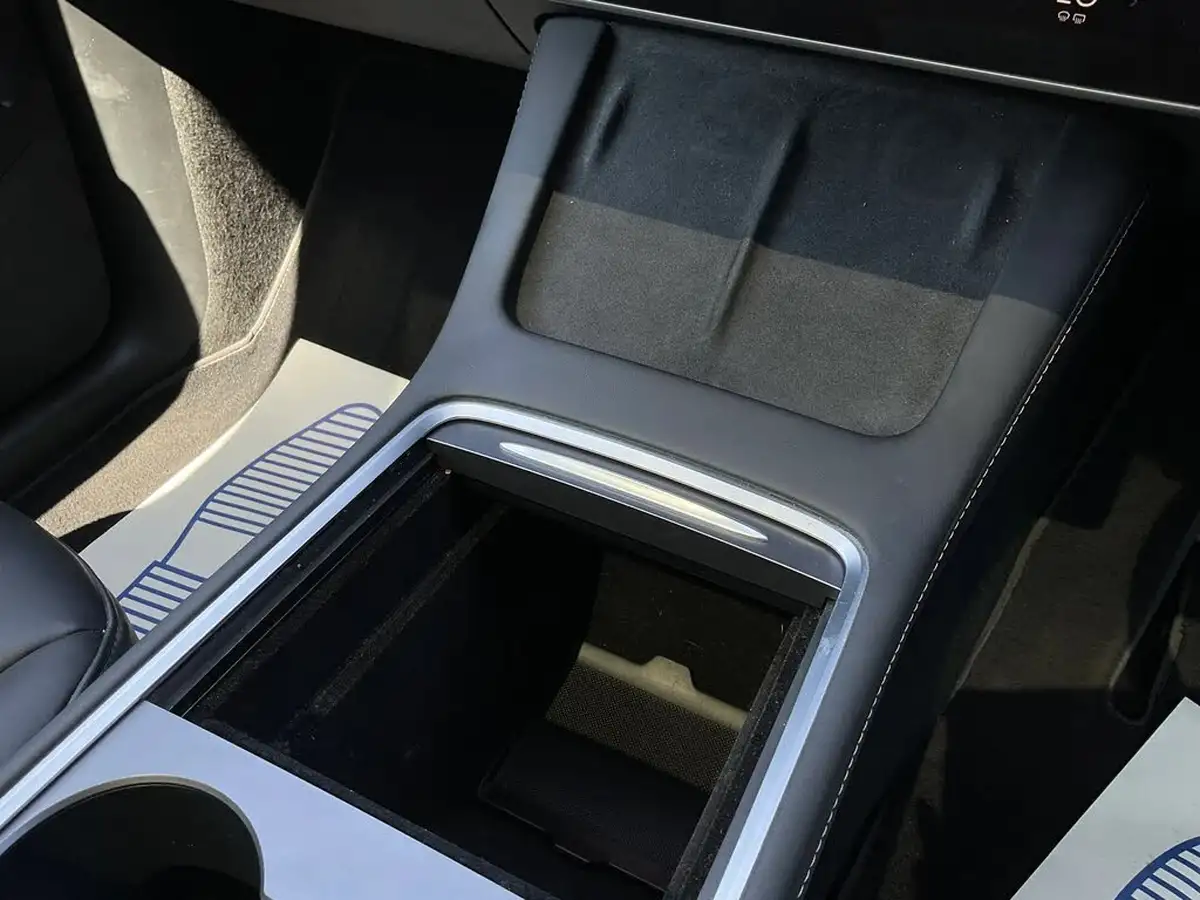 2022-tesla-model-y-e-long-range-big-34